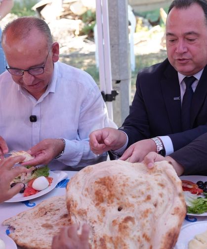 Besim Dutlulu ve Çetin Akın Tandır Evi’nde Hemşehrilerle Buluştu