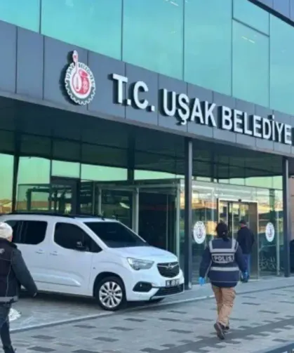 Uşak Belediyesi'ne operasyon: 17 gözaltı