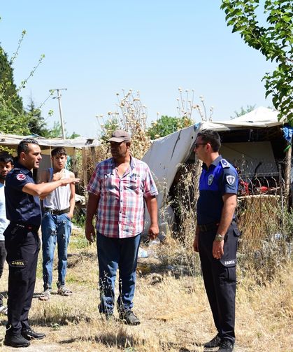 Şehzadeler Belediyesi’nden Selimşahlar’da kaçak yapılara müdahale