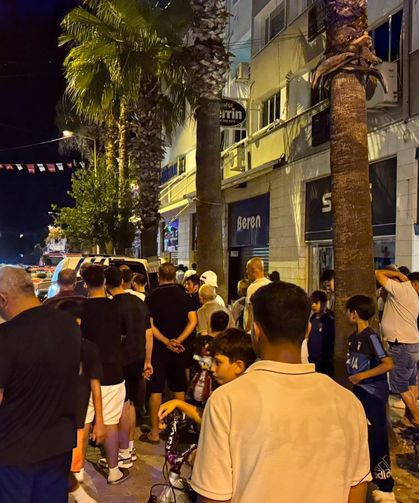 Muğla'da çatıya çıkan genç ikna edilerek aşağı indirildi