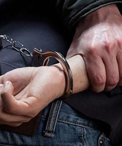 Zehir tacirleri baskında enselendi: 11,5 kilo uyuşturucu ele geçirildi