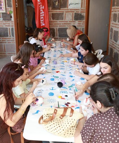 TARİHİ KURŞUNLU HAN’DA RENKLİ VE KOKULU DOKUNUŞLAR