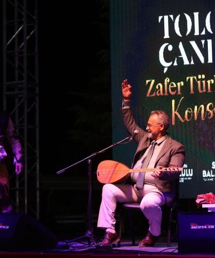 Tolga Çandar türküleriyle coşturdu