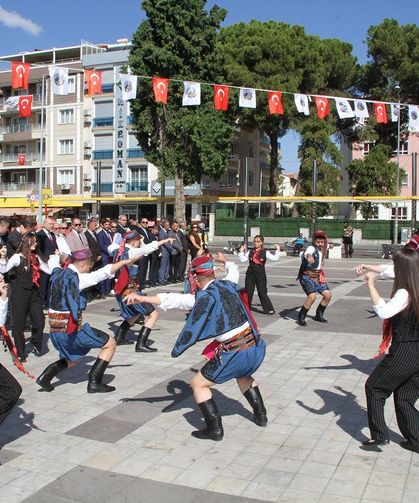 Manisa ilçelerinde Zafer Bayramı kutlandı