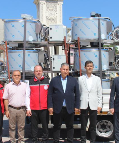 Selendi'de 113 kadın üreticiye süt soğutma tankı desteği