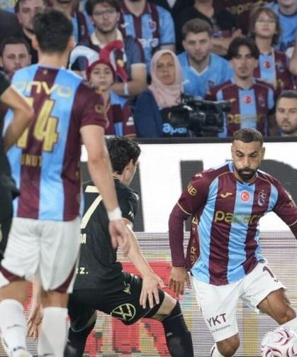 Bordo mavililer evinde mağlup