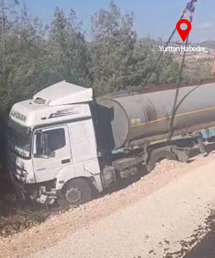Faciadan dönüldü! Gelin konvoyuna çarpmamak için manevra yapan tanker yoldan çıktı