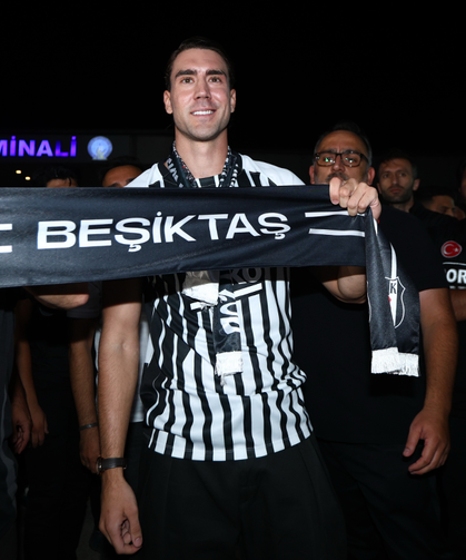 Beşiktaş’ın anlaşmaya vardığı Dusan Vlahovic, İstanbul’a geldi
