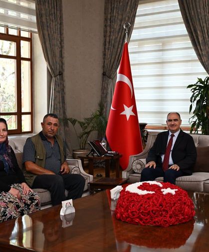 Vali Özkan, Şehit Ailesini Ağırladı