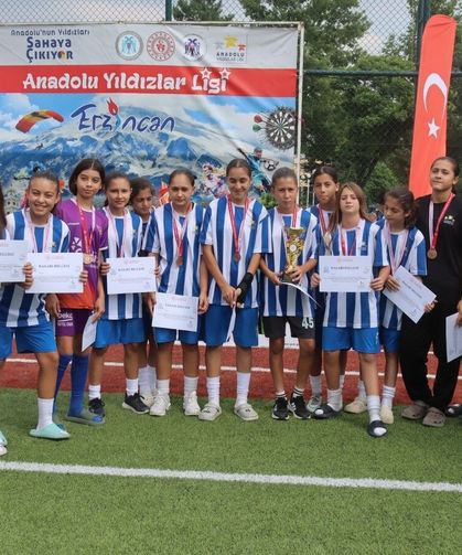 Manisa’nın kızları Türkiye üçüncüsü oldu