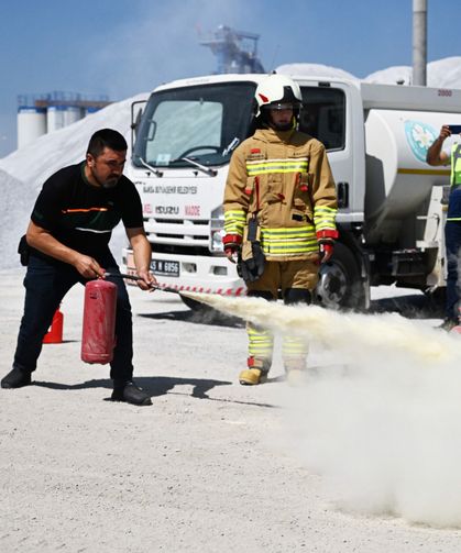 Manisa Büyükşehir Belediyesi personeline nefes kesen tatbikat