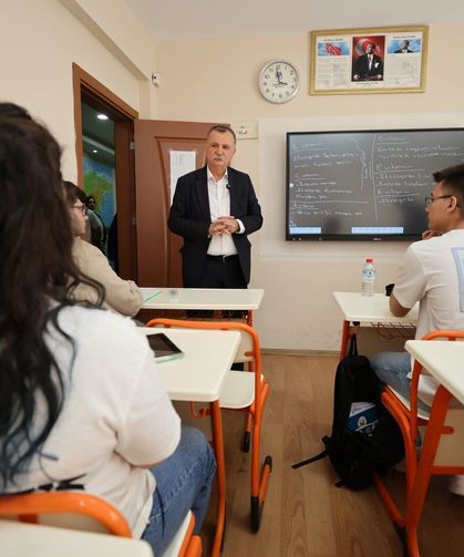 Balaban yeni eğitim yılında YEGEM öğrencileriyle buluştu