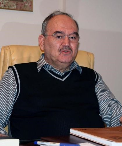 Burhan Özfatura vefat etti