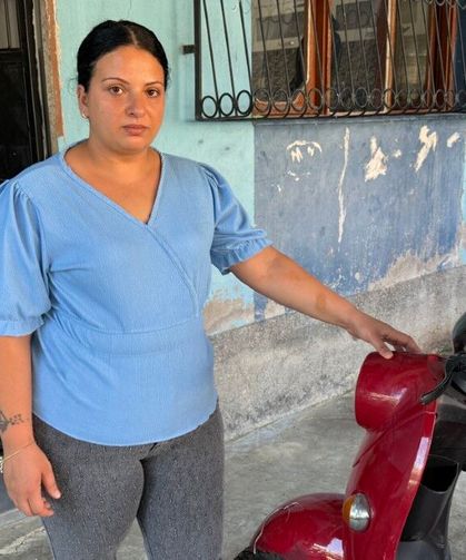 Çocuklarını okula götüren anneye ehliyetsiz sürücü çarptı