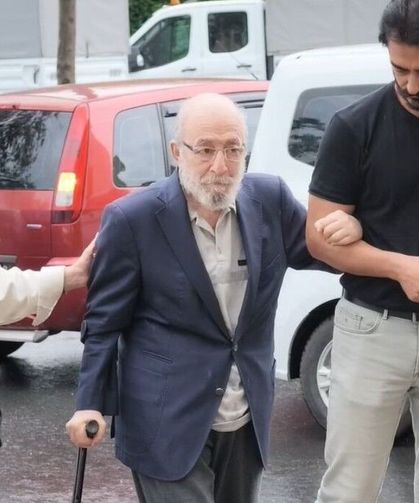 Oyuncu Emin Olcay ifade vermek için Silivri Adliye’sine geldi