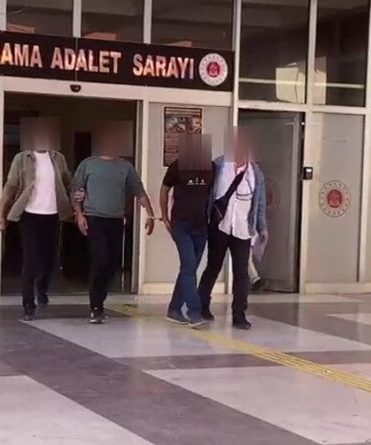 Polis ekiplerinin durdurduğu araçtan uyuşturucu çıktı