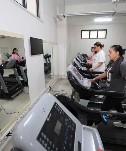 Şehzadeler’de kadınlar haftanın 5 günü sporla buluşuyor
