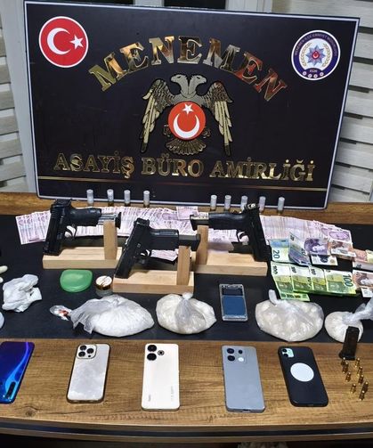 İzmir'de uyuşturucu ve silah operasyonu: 5 gözaltı