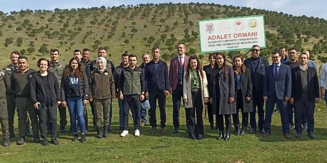 Alaşehir’de 200 fidan toprakla buluştu