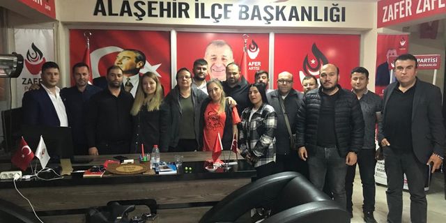 Zafer Partisi ilçe teşkilatında toplu istifa!