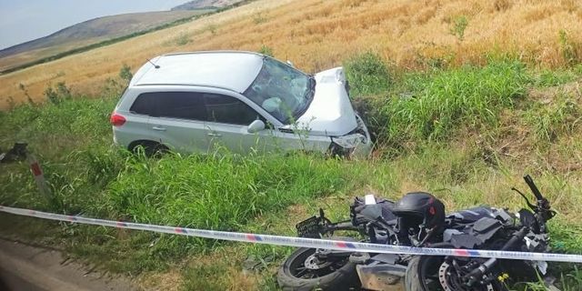 Otomobil ile çarpışan motosikletin sürücüsü hayatını kaybetti