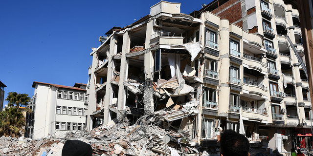 Deprem bölgesindeki elektrik ve doğal gaz borçları silinecek
