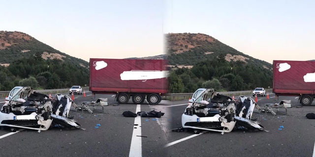 Ankara-İstanbul otobanında feci kaza! TIR'a arkadan çarpan araç paramparça oldu: 3 ölü, 1 yaralı