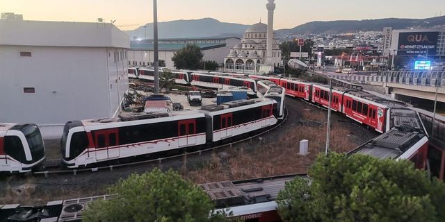 İzmir’de hayat durdu! Metro ve tramvay çalışanları greve gitti