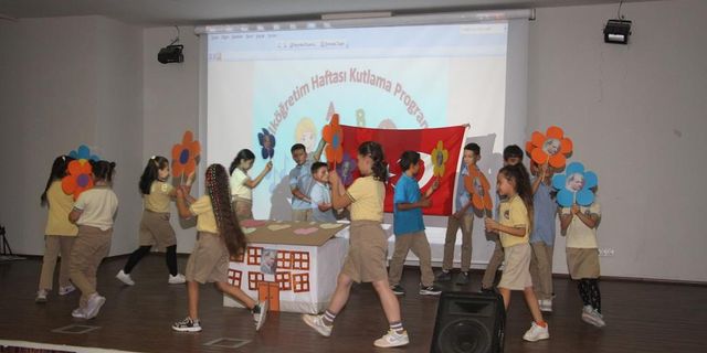Kula'da İlköğretim Haftası kutlandı