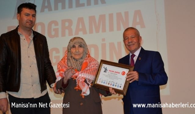 Yılın Ahisi 89 yaşındaki gazeteci Esma Erdem