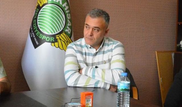 Oy kullanan anne ve babasını beklerken kalp krizi geçirip hayatını kaybetti