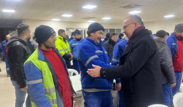 Belediye işçilerinden Başkan Akın’a zam teşekkürü