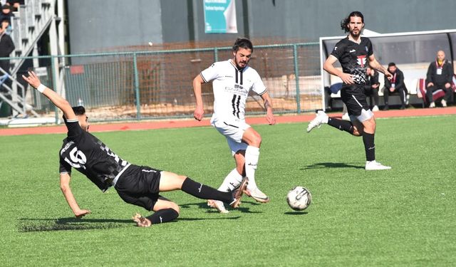 1965 Manisa Spor Kulübü şampiyonluk yarışında yara aldı