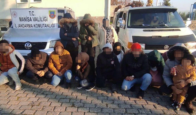 Manisa'da göçmen operasyonu: 44 kaçak göçmen 2 organizatör yakalandı!