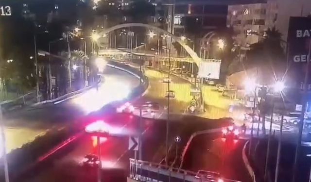 İzmir'de 'makas' faciası! Otomobil sürücünün hayatını kaybettiği korkunç kaza kamerada