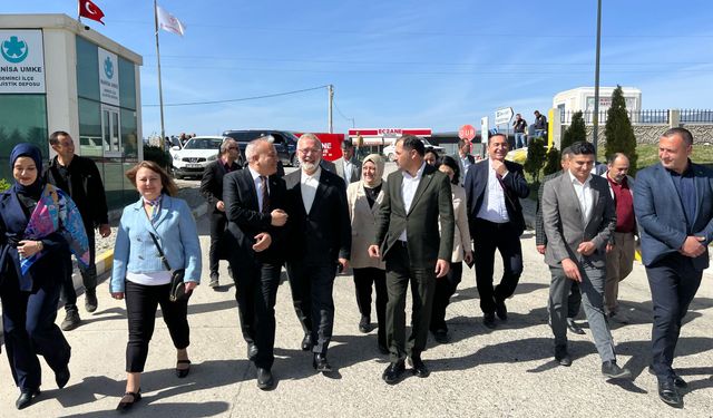 Yenişehirlioğlu Demirci'de vatandaşları dinledi