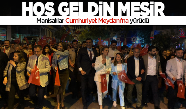 Manisalılar Cumhuriyet Meydanı'na yürüdü