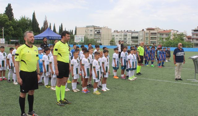 Salihli’de futbol şöleni başladı