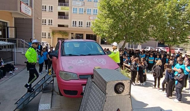 İlçede Trafik Haftası çeşitli etkinliklerle kutlandı