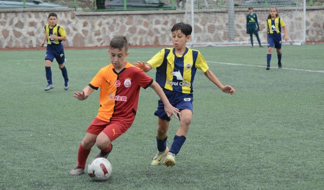 Galatasaray ve Fenerbahçe şampiyon