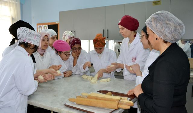 Öğrenciler bu atölyede mesleki becerilerini geliştiriyor