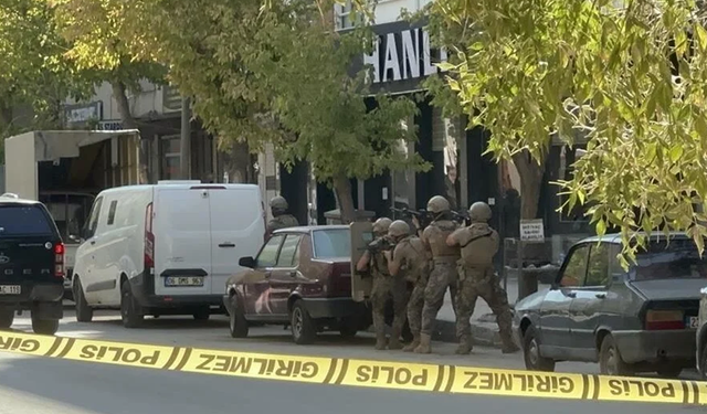 Korku dolu anlar: Polisle çatışmaya girdi, vurularak etkisiz hale getirildi