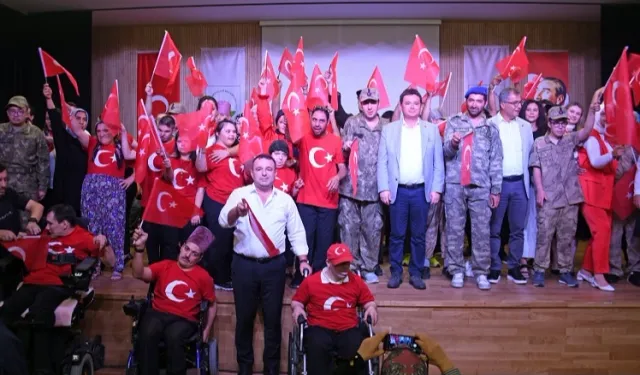 Engelli bireylerden Bursa Osmangazi’de 30 Ağustos Zafer Bayramı kutlaması