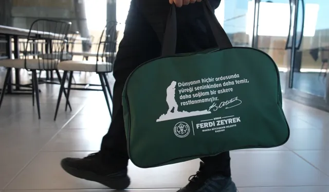 Manisa'dan gençlere 'asker çantası' desteği