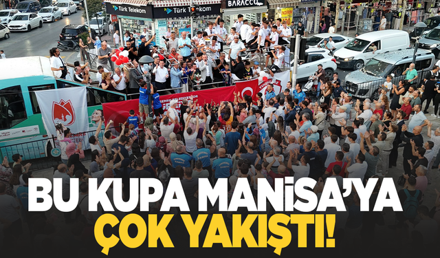 Yunusemre Belediyespor U17 Türkiye Şampiyonu Oldu! Coşku Şehir Turu ile Taçlandı