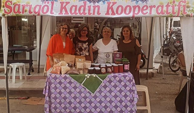 Doğal ürünleriyle festivale renk kattılar