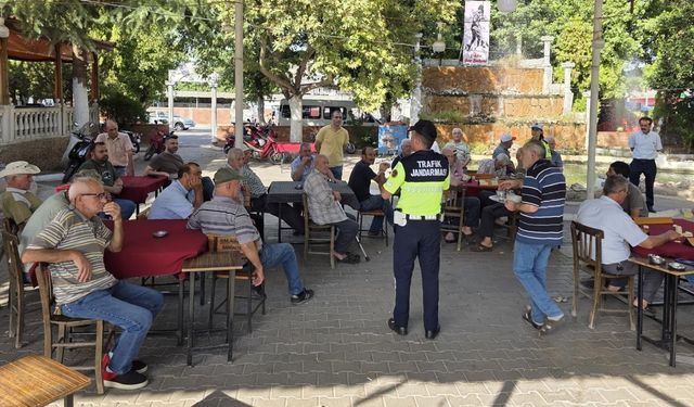 Polis ve jandarmadan vatandaşlara trafik eğitimi
