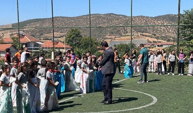 Öğrenciler doyasıya eğlendi: Okul bahçesi şenlik alanına döndü