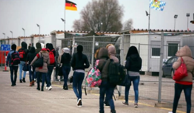 Almanya'da göçmen sayısında 14 yıl sonra bir ilk