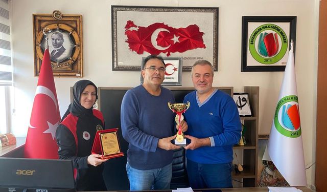 Şampiyona kupası verildi